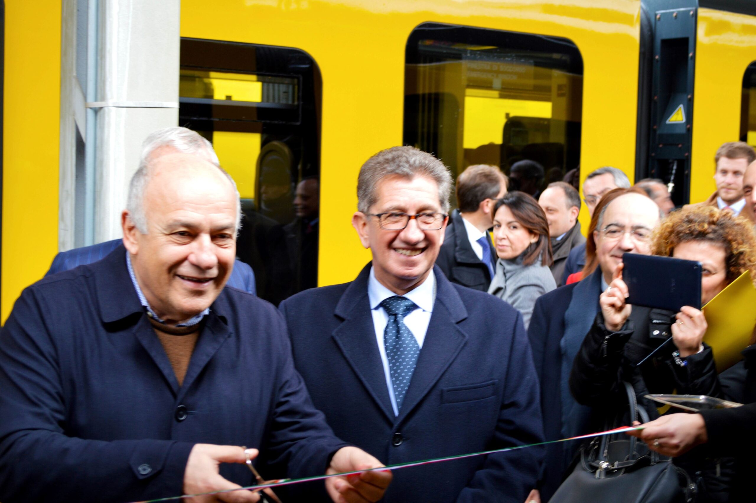 Taglio del nastro con l'assessore Giannini e il direttore generale Ferrotramviaria,Massimo Nitti