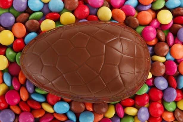 Un Goloso Uovo Di Pasqua Di Cioccolato