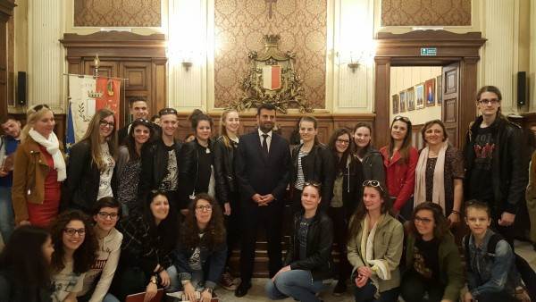 Decaro Con Studenti Intercultura E