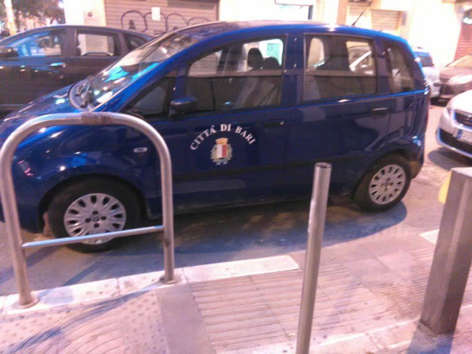 Auto Davanti Signora Marilu