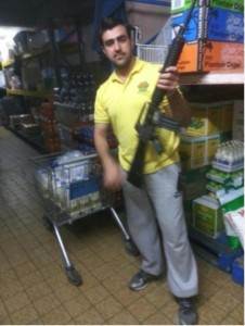 Foto del 23enne afghano Hakim Nasiri, accusato di terrorismo internazionale. Foto tratta dagli atti giudiziari delloperazione antiterrorismo in corso a Bari