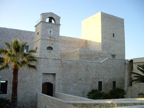 Torre Centrale Castello Svevo Trani