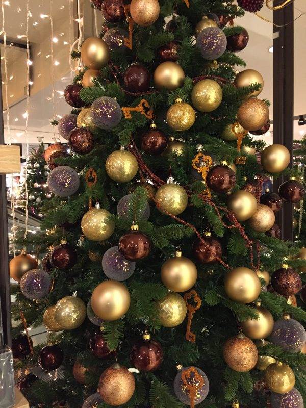Decorazioni Albero Di Natale Nero E Oro.Addobbi Natalizi 2016 Al Passo Con La Moda
