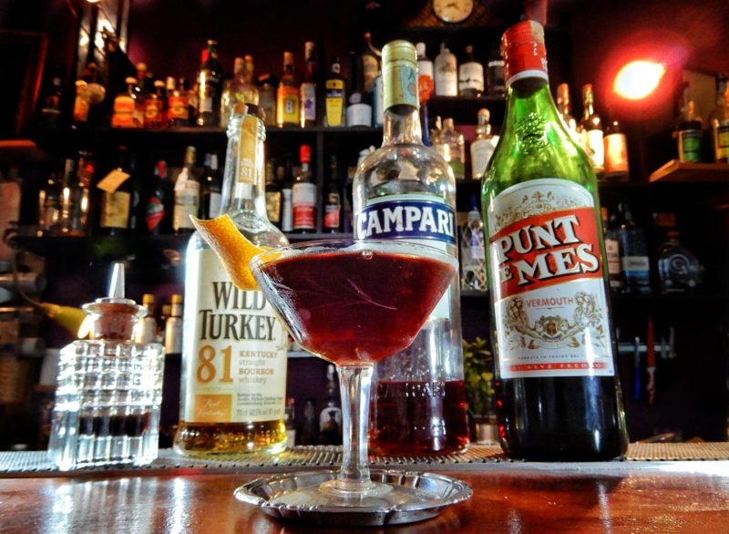 Il Boulevardier: Vermouth, Bitter Campari, Bourbon whiskey, Angostura - Photo: Luca Desiderato