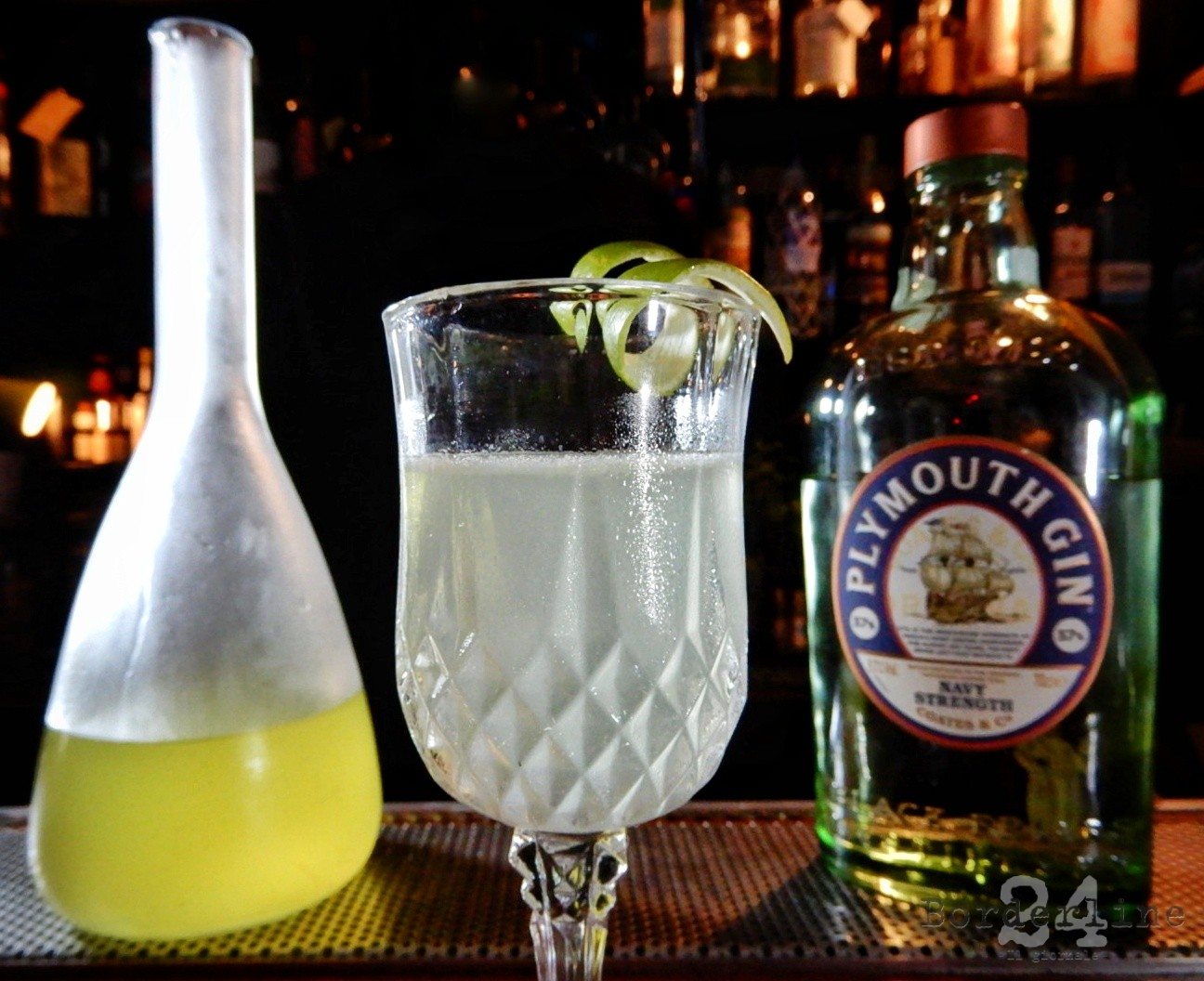 Gimlet: Plymouth Gin Navy e Cordial Lime - Photo: Luca Desiderato