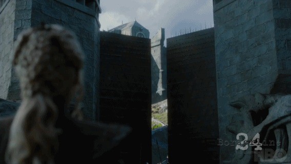 GoT-S7-T-12-Dany-at-dragonstone