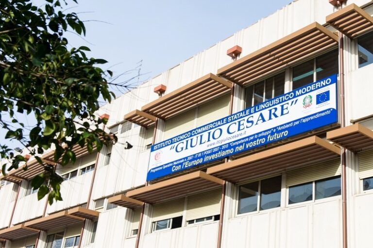 Bari Carriera Alias Anche La Scuola Giulio Cesare Vince La Sua 
