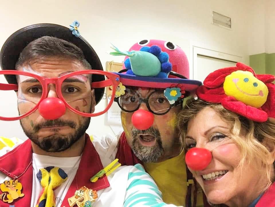 Bari La Clown Terapia Per I Piccoli Pazienti Oncologici Del Policlinico Avevano Bisogno Di Noi