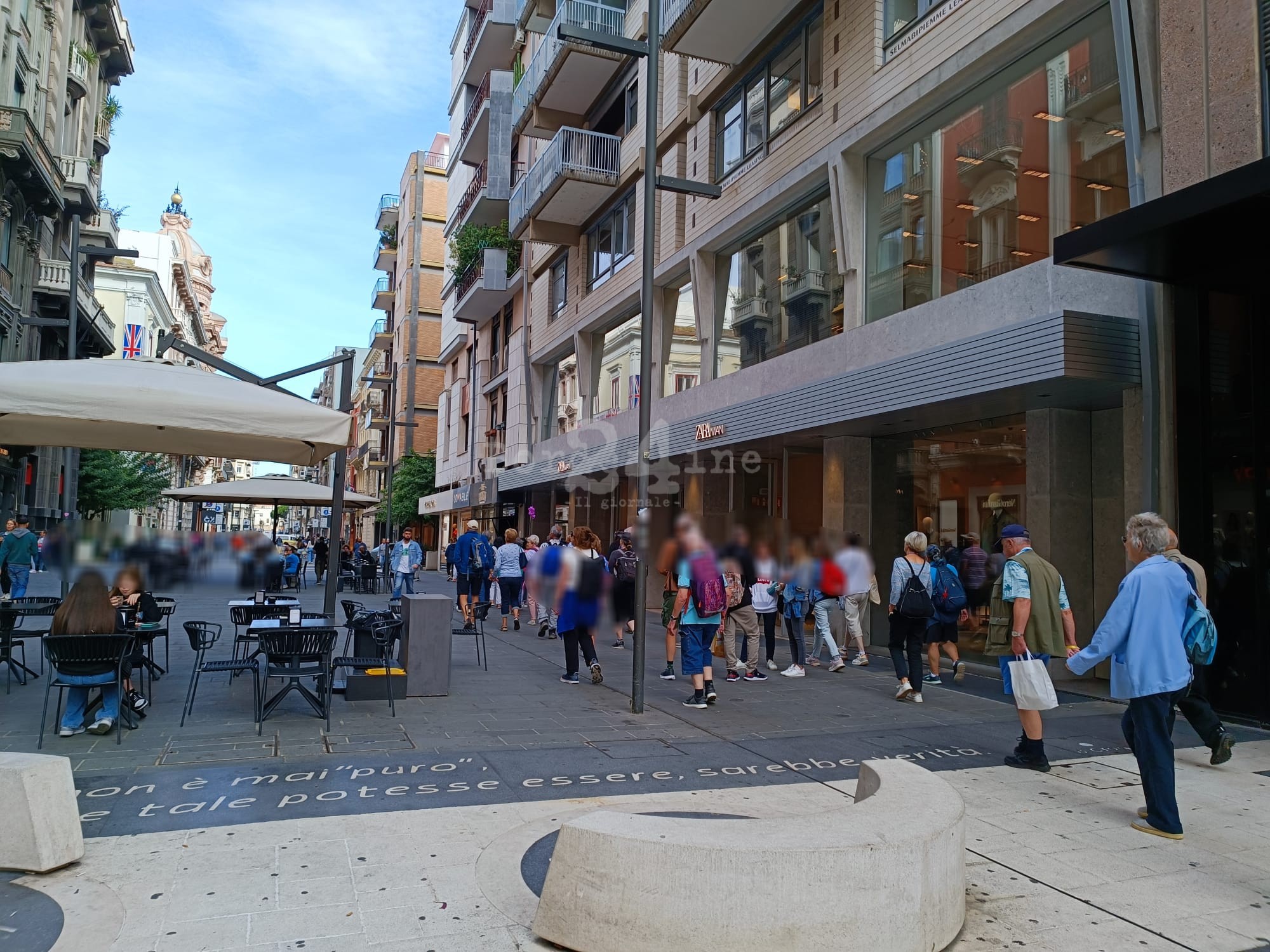 via sparano turisti