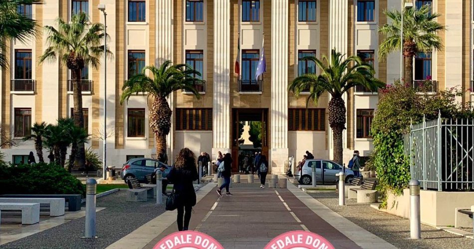 0050C56B-41D7-4178-8F41-6B2D2196F590