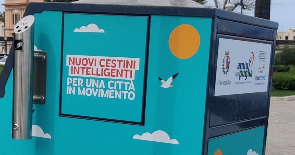 03-04-24 installati questa mattina i primi cestini gettacarte compattatori intelligenti_1