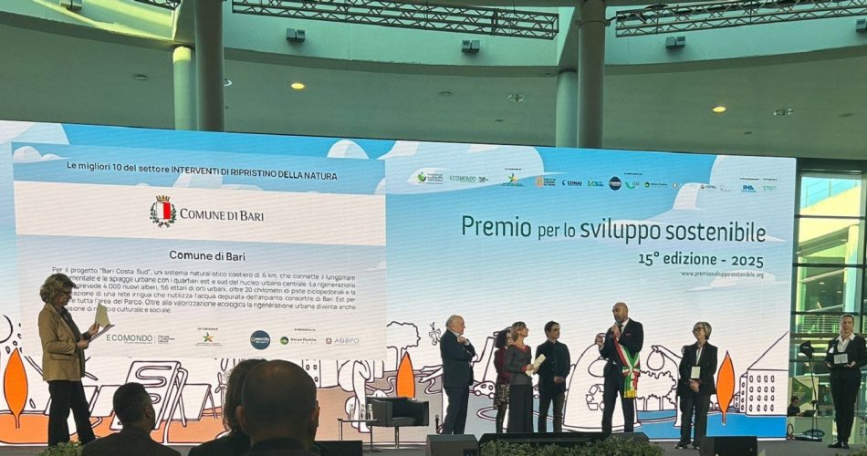 05-11-25 Ecomondo a Rimini_ Bari premiata per il progetto del parco costiero Costa Sud_1