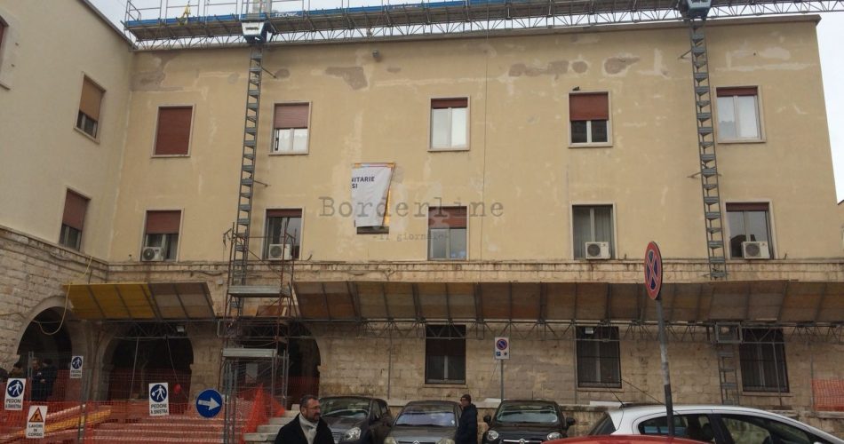 06-03-18 iniziati i lavori di rifacimento dei prospetti in piazza Chiurlia