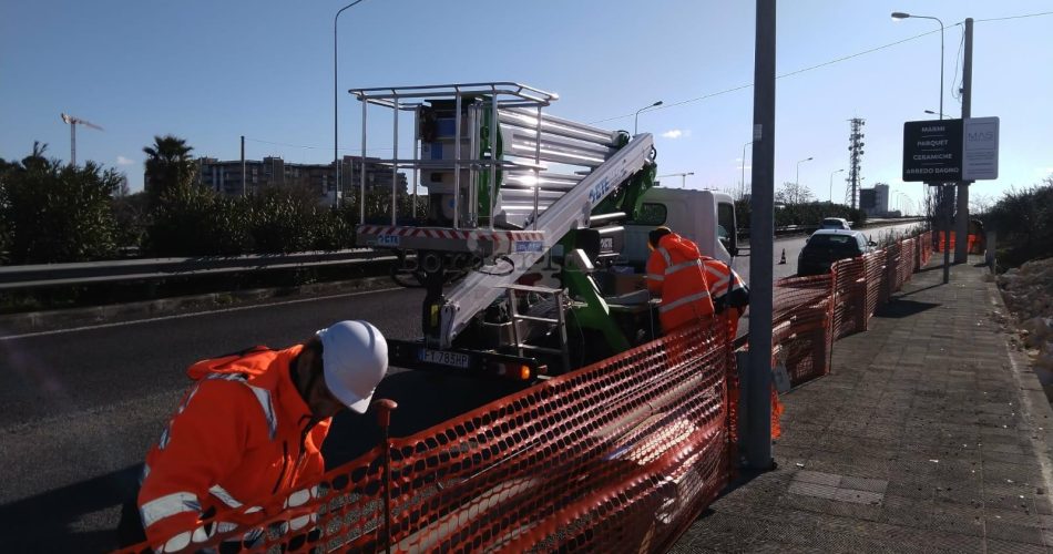 07-01-20 al via il cantiere per installazione nuovi corpi illuminanti su viale Tatarella