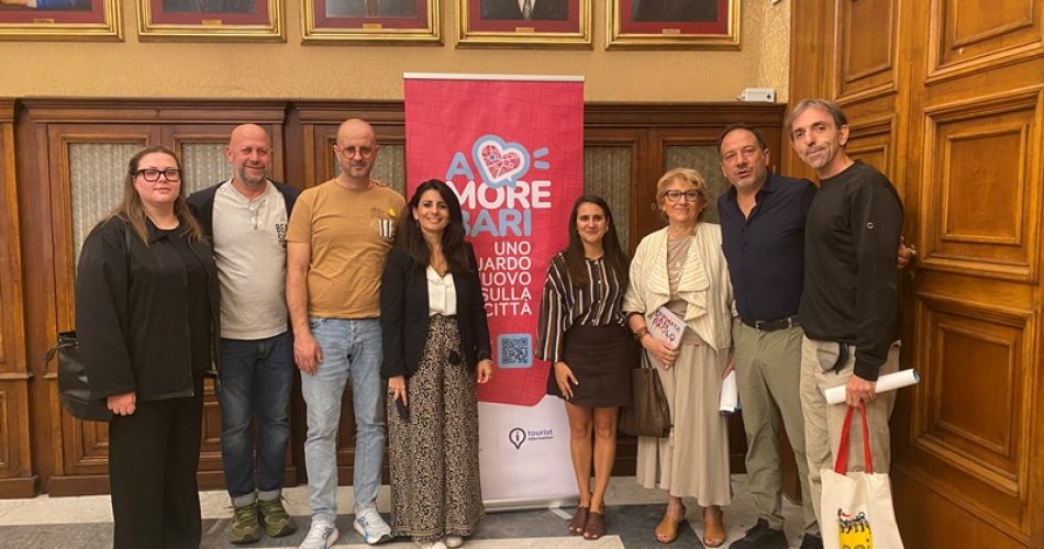 07-10-26 A More Bari. Uno sguardo nuovo sulla città_presentato il progetto che promuove la conoscenza di quartieri meno noti_cs