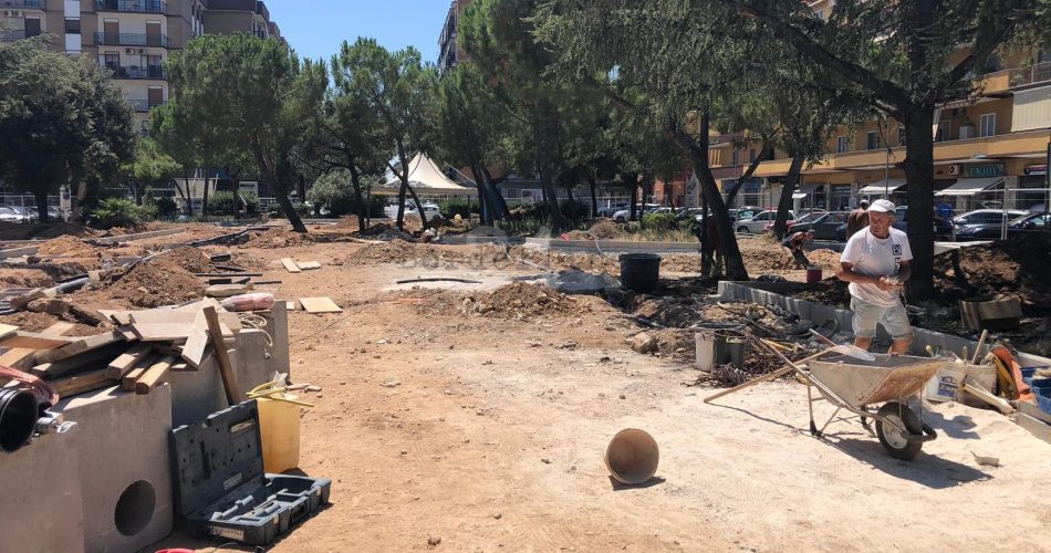 08-08-19 proseguono i lavori per la riqualificazione di piazzetta dei Papi_3