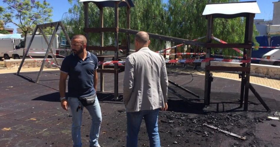 09-06-17 sopralluogo galasso e spizzico al san paolo dopo vandalizzazione gostrine via de ribera 3