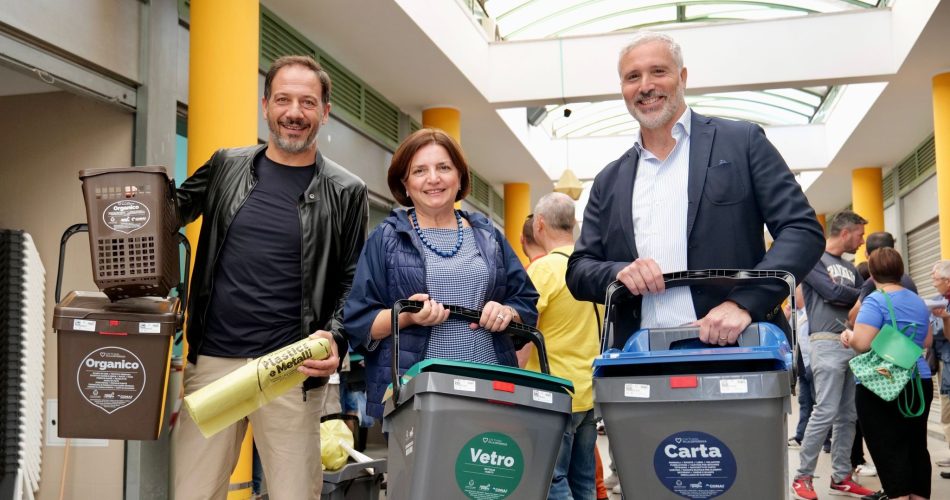 09-10-23 estensione della raccolta porta a porta nel Municipio IV e in una parte di Picone_cominciata la distribuzione dei kit_2