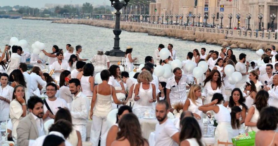 Un'immagine dell'edizione 2014 della "Bari bianca"