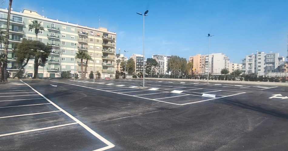 10-03-26 riaperto il parcheggio in corso Mazzini, adiacente al parco Maugeri al termine della riqualificazione_2