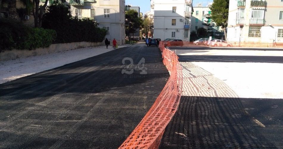 10-04-18 terminati lavori per realizzazione area parcheggio via Pitagora 1