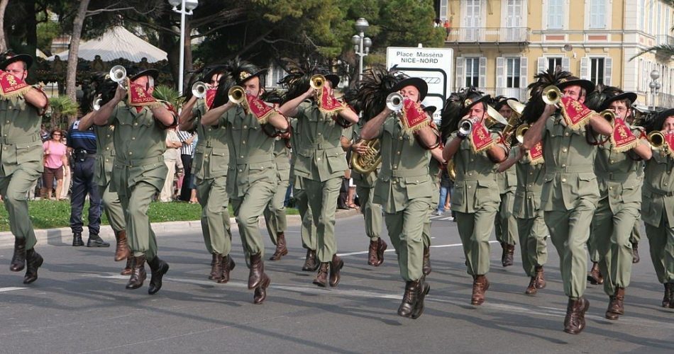 1024px-Musique_Bersaglieri_01