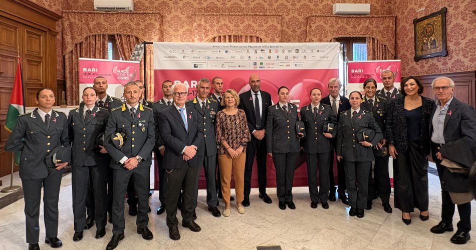 11-05-26 presentata la XX edizione della Race for the Cure il villaggio della salute aperto dal 15 al 17 maggio in piazza Libertà_foto 2
