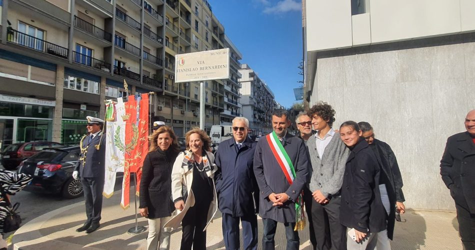 11-11-22 oggi cerimonia intitolazione via Stanislao Bernardini_1