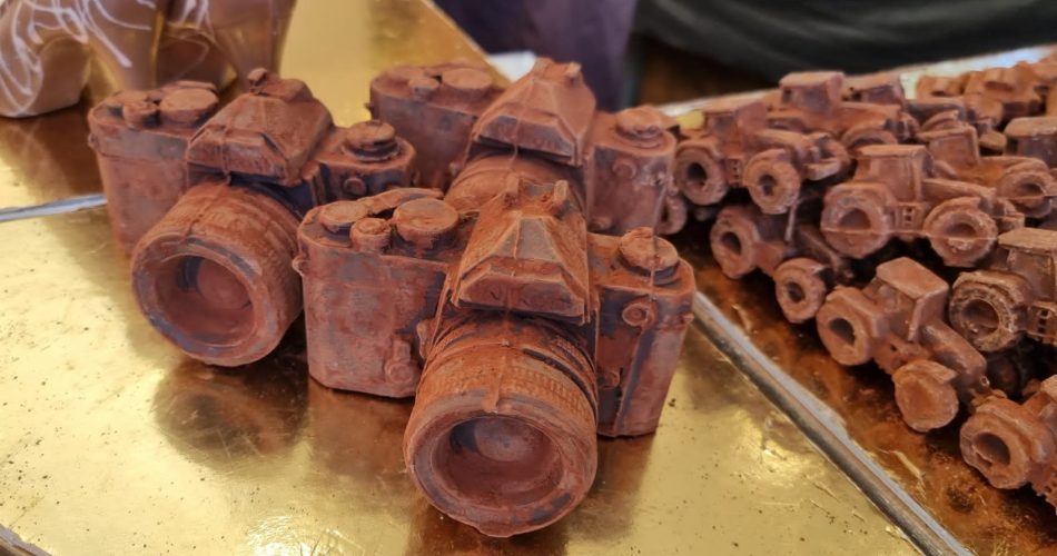 11-11-22 questa mattina il presidente Leonetti all’inaugurazione della Festa del Cioccolato in piazza Umberto_1