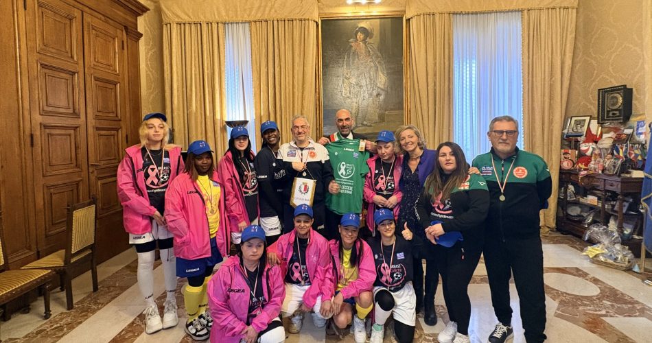 12-02-26 oggi a Palazzo della Città la consegna di un riconoscimento alla squadra Le Guerriere_foto