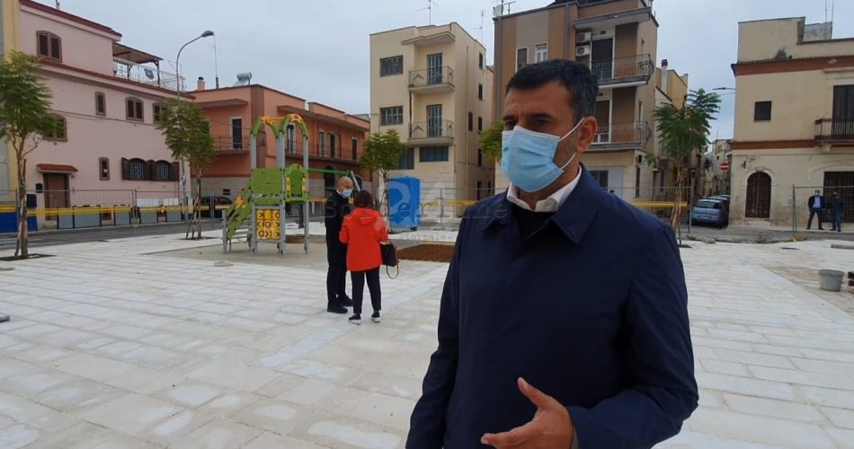 12-10-20 quasi completati i lavori di riqualificazione di piazza Diaz a Ceglie del Campo