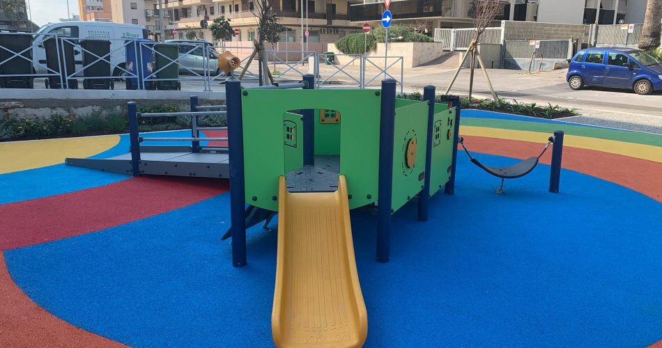 12-10-22 inaugurata area ludica in via Tomasicchio sul waterfront di San Girolamo_2