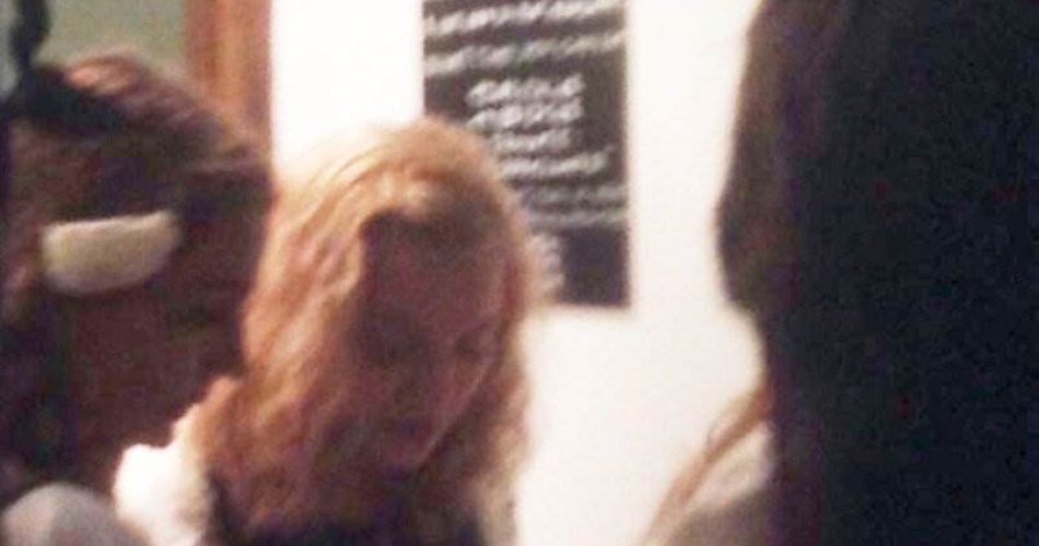 Madonna fotografata mentre esce da un ristorante ad Alberobello