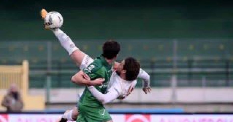 La rovesciata di Maniero al Partenio (dalla pagina Fb del bomber)