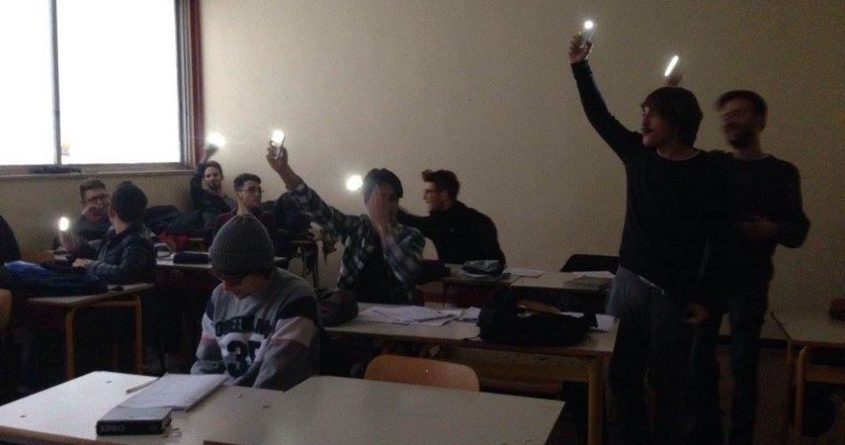 12804223_963858980330044_1849304608_n