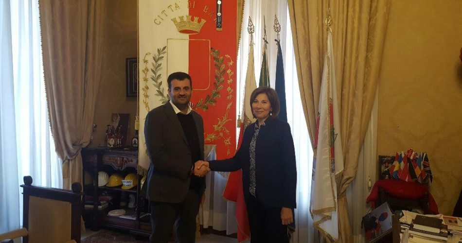 Decaro durante l'incontro con il nuovo prefetto di Bari