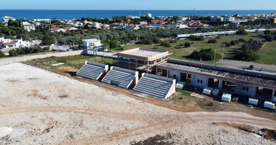 13-11-23 stamattina il sopralluogo dell’assessore Petruzzelli sul cantiere per il nuovo stadio del rugby e del football americano a Catino_3