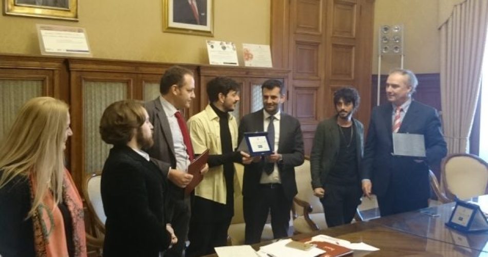 consegna targhe artisti pugliesi a Sanremo