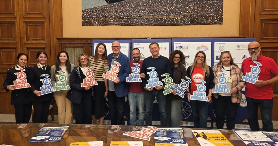 14-10-26 stamattina la presentazione della X edizione di Bari Pedala_1