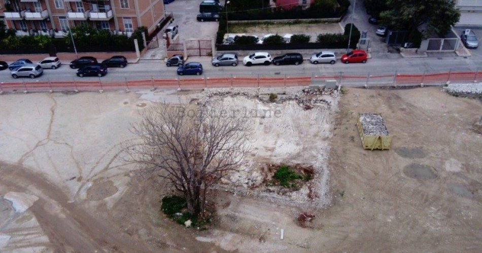 15-01-18 lavori in corso sul giardino Tridente_pronta gestione Amtab del parcheggio 3