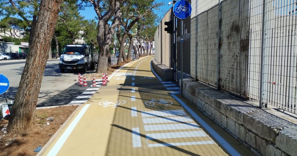 15-03-24 completati i lavori di manutenzione straordinaria della pista ciclabile che collega il varco della Vittoria al CUS_1