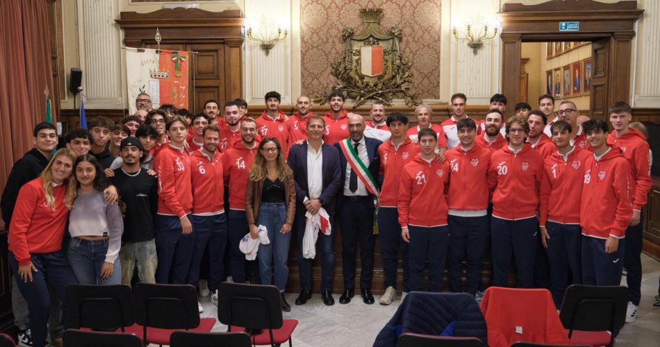 15-10-26 sindaco e Leonetti accolgono squadre UniBari Volley a Palazzo della Città_3