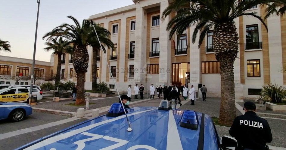 polizia coronavirus policlinico