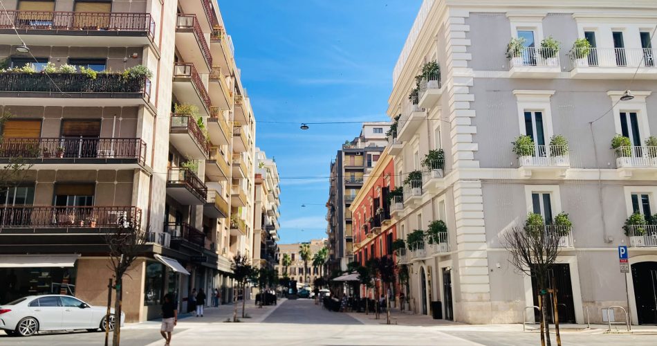 16-06-26 cantiere per la riaqualificazione di via Argiro_riaperta al transito via Abate Gimma_disposta l'ordinanza per la modifica temporanea alla circolazione su via Calefati_foto