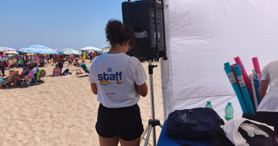 16-07-26 Mare per tutti_avviate le attività gratuite di animazione e inclusione sociale sulle spiagge di Pane e Pomodoro e San Girolamo_2