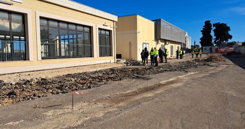 16-12-24 nuovo parcheggio di interscambio al servizio della stazione Bari - Torre a Mare_questa mattina l’assessore Scaramuzzi all’avvio del cantiere