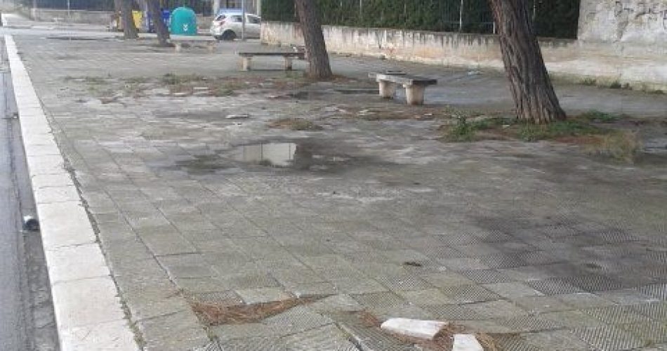 marciapiede rotto Japigia