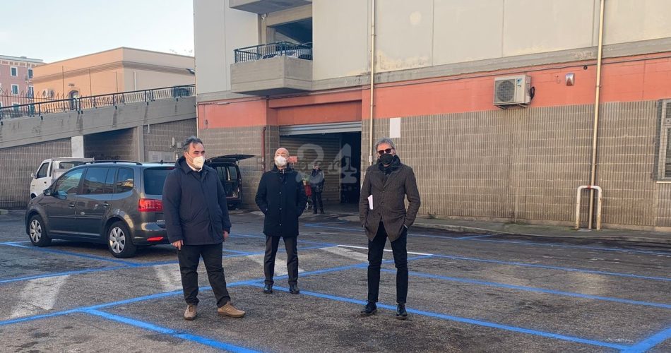 17-01-22 al via mercoledì la nuova area di sosta con 36 posti auto al mercato Guadagni_1