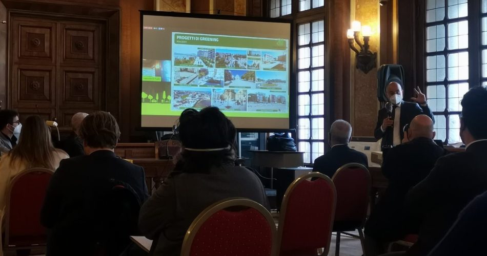 17-03-22 al Comune di Bari il premio Menzione speciale di Legambiente Puglia per Città più verdi di Puglia_1