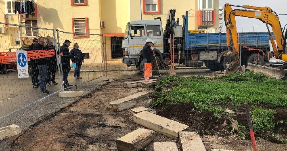 17-12-18 open fiber_a San Girolamo e Fesca in corso lavori ripristino manto 28 strade 3